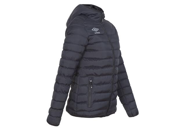 UMBRO Core Isopad Jacket Sort L Vattert jakke med hette